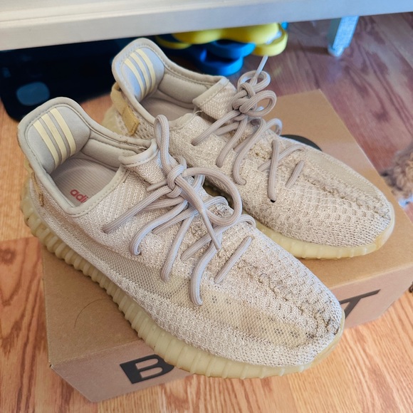 YEEZY  350 with box - Picture 5 of 11
